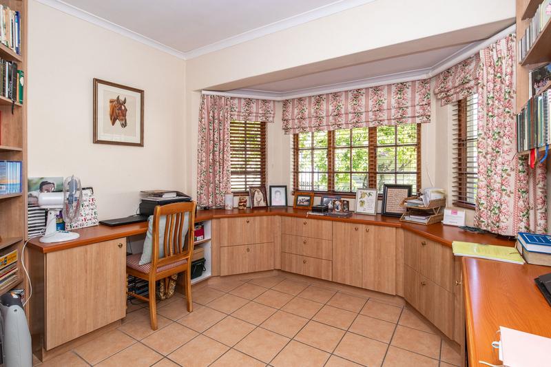 5 Bedroom Property for Sale in Tokai Western Cape